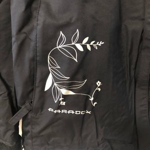Paradox wind breaker